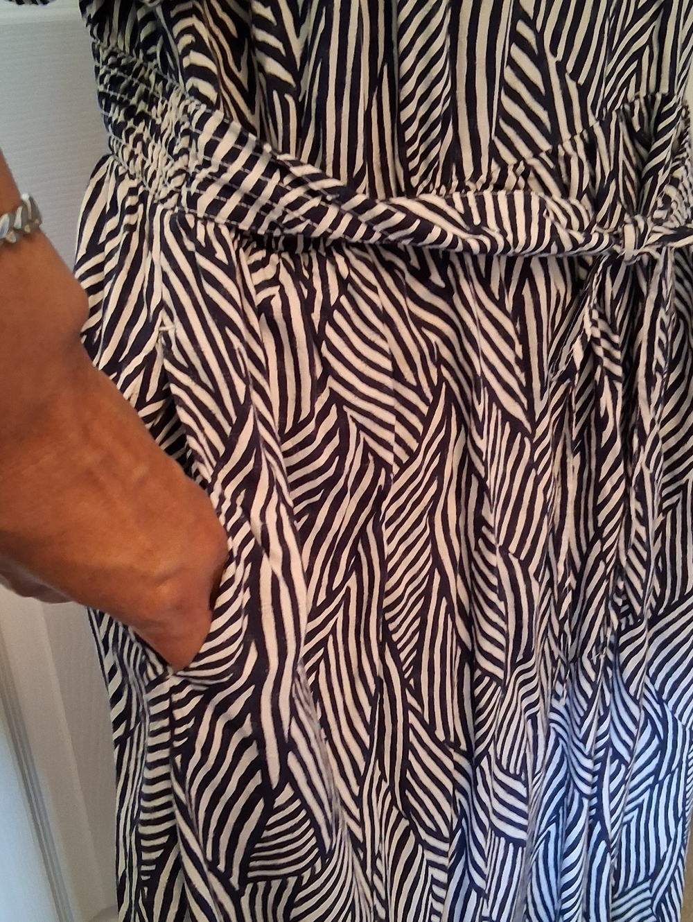 Terra & Sky Blue And White Puff Sleeve Dress. 1X - Picture 6 of 11